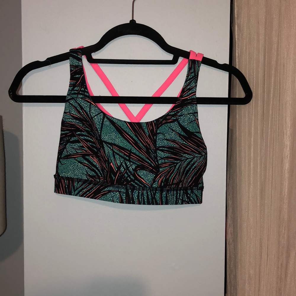 Lululemon sports bra